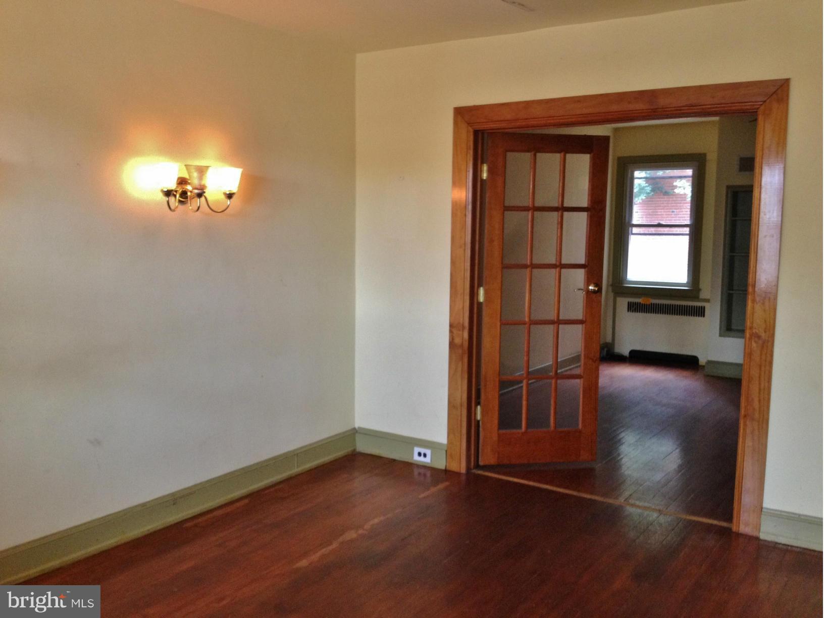 5216 Harford Road Baltimore, MD 21214 - Photo 3 of 10 Living Room