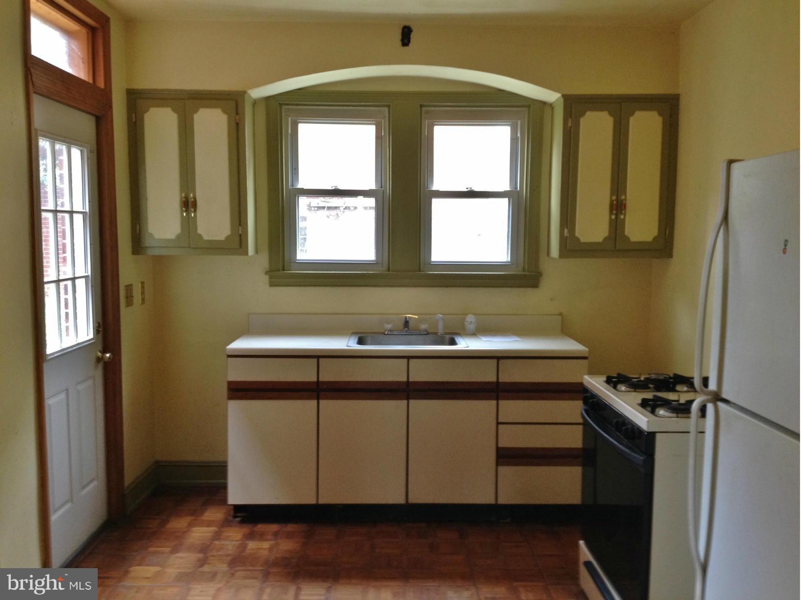 5216 Harford Road Baltimore, MD 21214 - Photo 5 of 10 Kitchen
