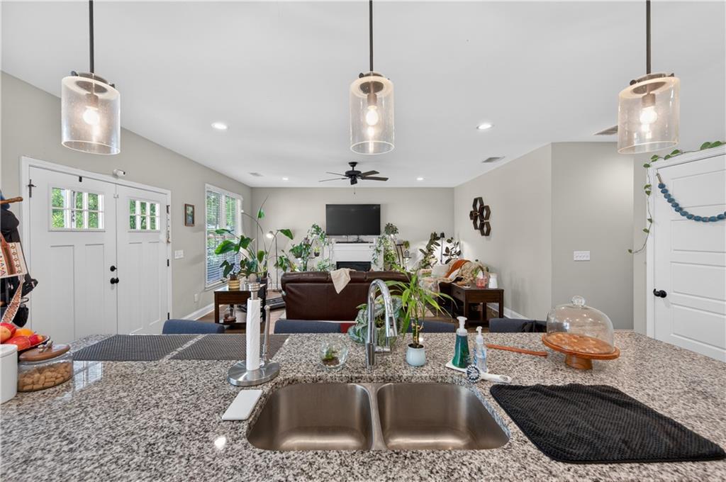 1001 Davis Street Monroe, GA 30655 - Photo 15 of 46