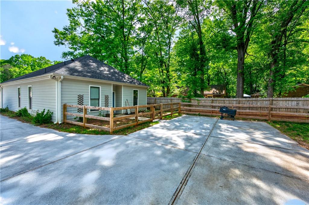 1001 Davis Street Monroe, GA 30655 - Photo 30 of 46
