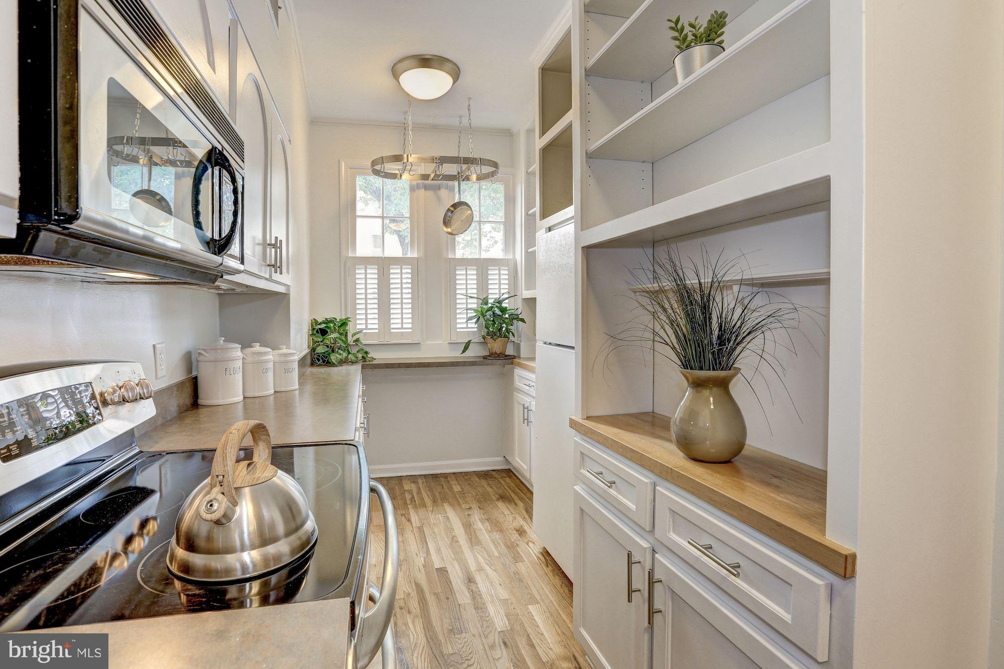 1102 C Street Southeast Washington, DC 20003 - Photo 5 of 27 Kitchen with built-ins