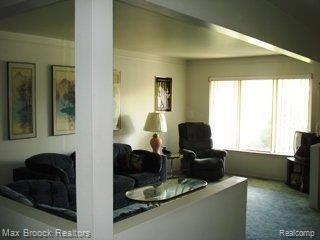 2563 Rhodes Drive Troy, MI 48083 - Photo 2 of 11 Spacious Living Room