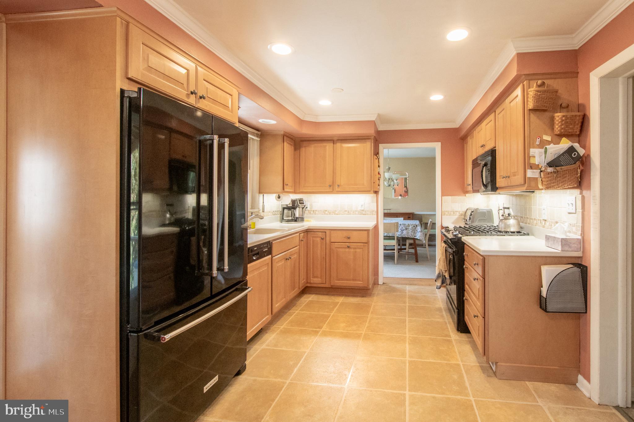 1042 Warren Road West Chester, PA 19382 - Photo 3 of 33