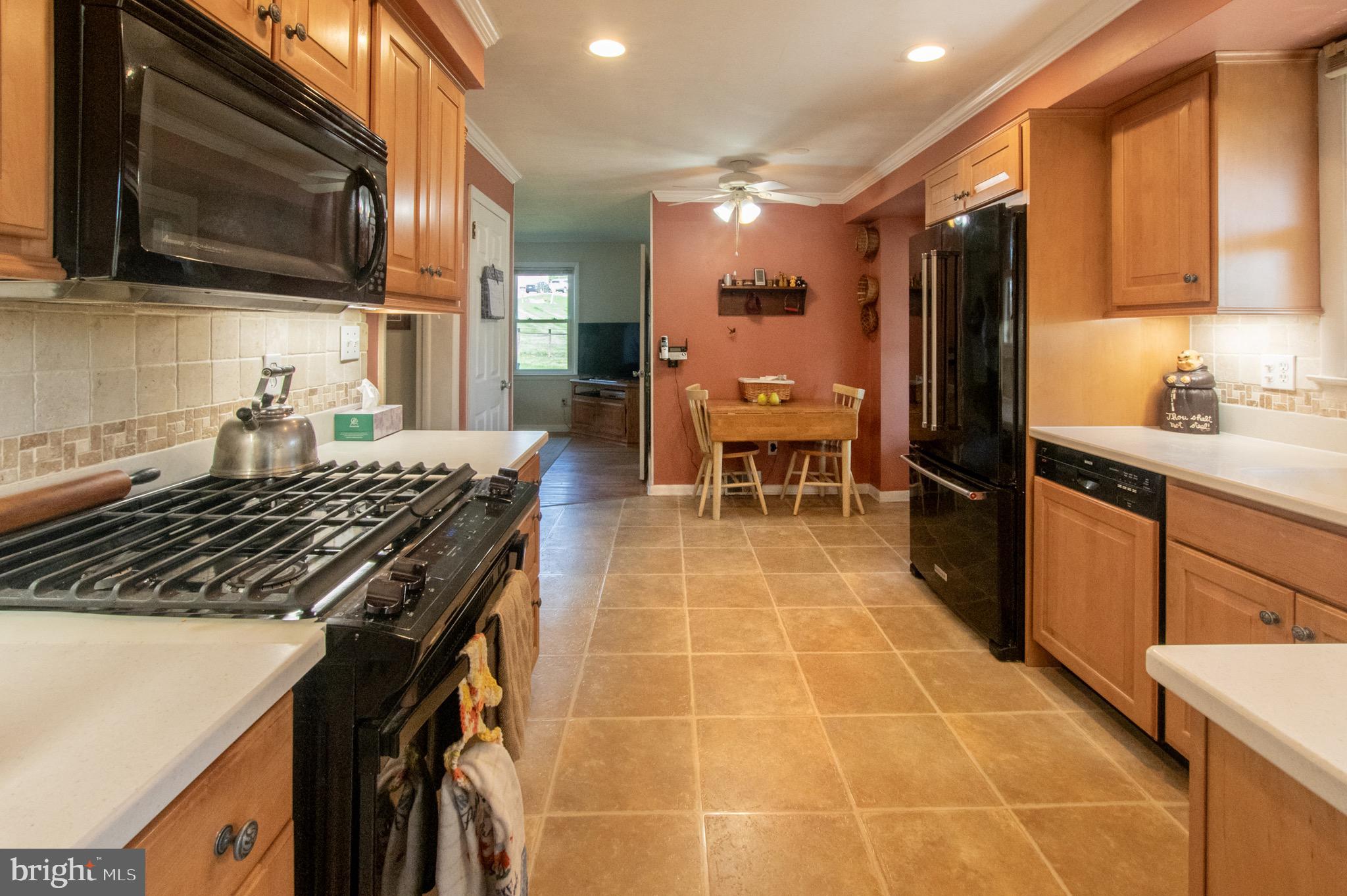 1042 Warren Road West Chester, PA 19382 - Photo 6 of 33