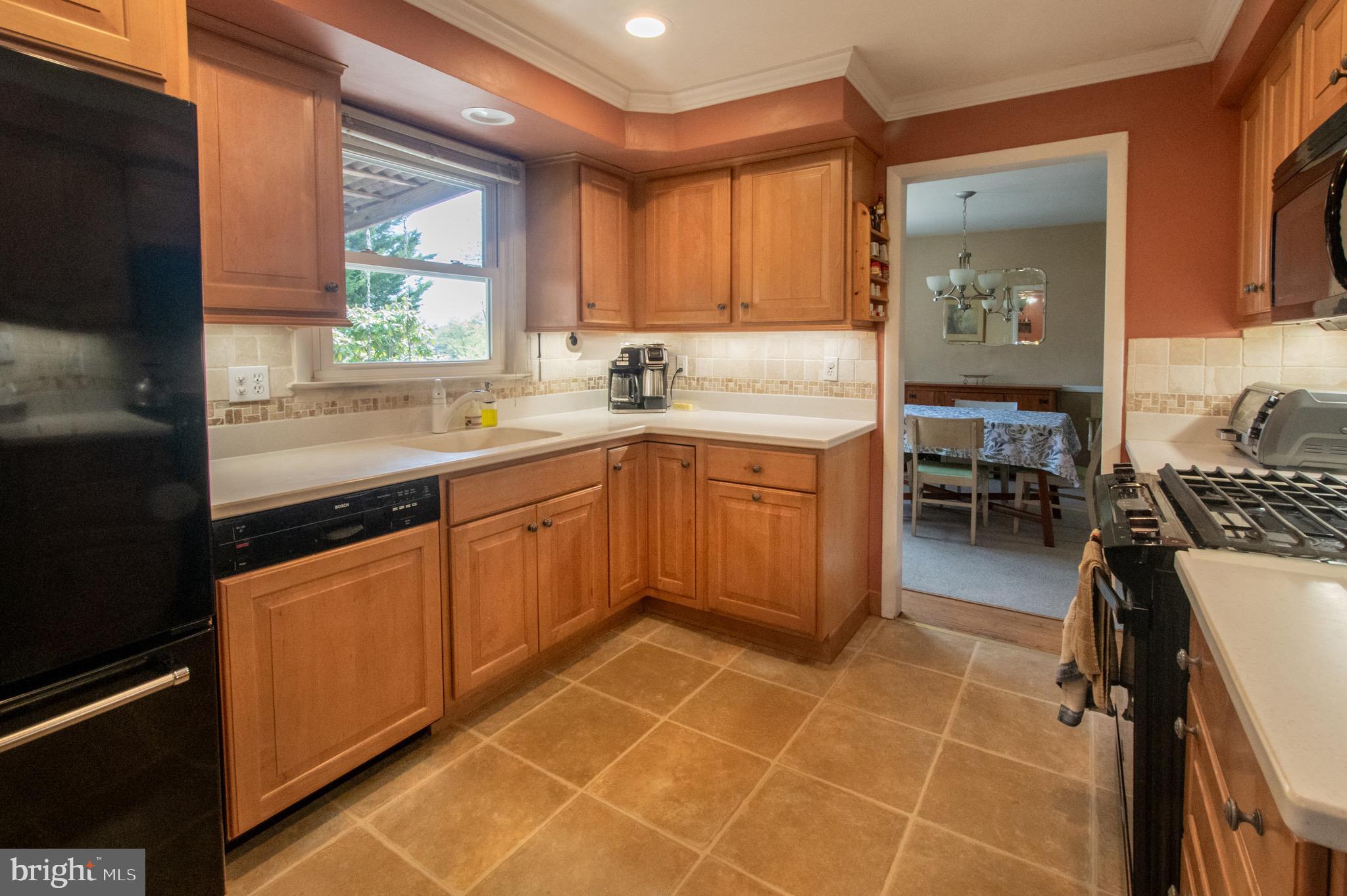 1042 Warren Road West Chester, PA 19382 - Photo 7 of 33
