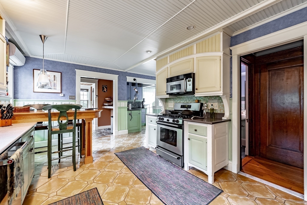 83 Maynard Road Northampton, MA 01060 - Photo 15 of 42 Gallery Image 15