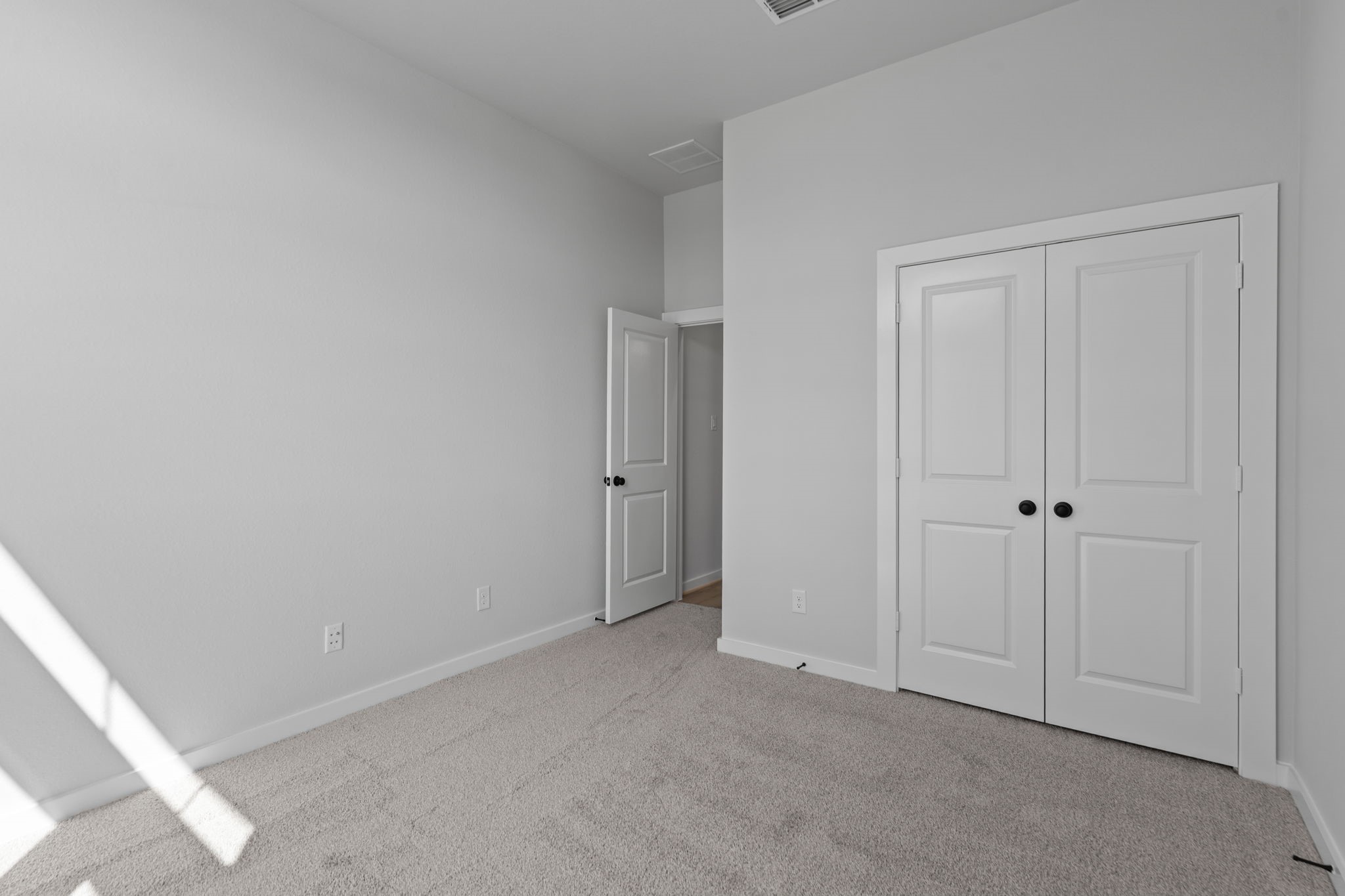 10919 Middle Rdg Drive Missouri City, TX 77459 - Photo 16 of 43 a view of an empty room