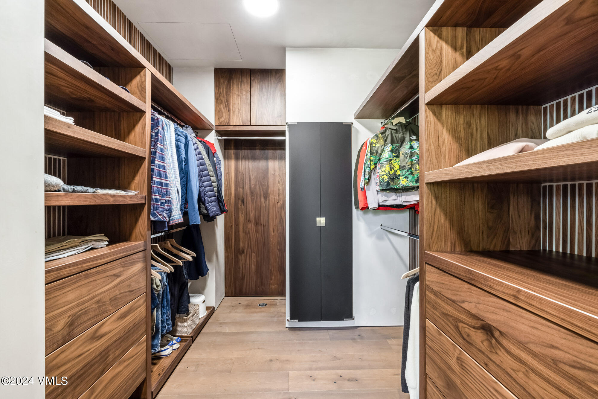 1022 Eagles Nest Circle Vail, CO 81657 - Photo 26 of 41 a view of walk in closet