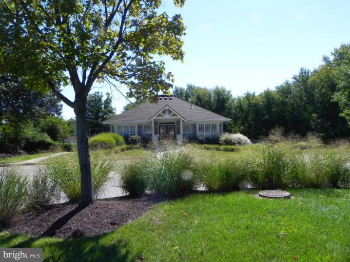 Entrance/Clubhouse