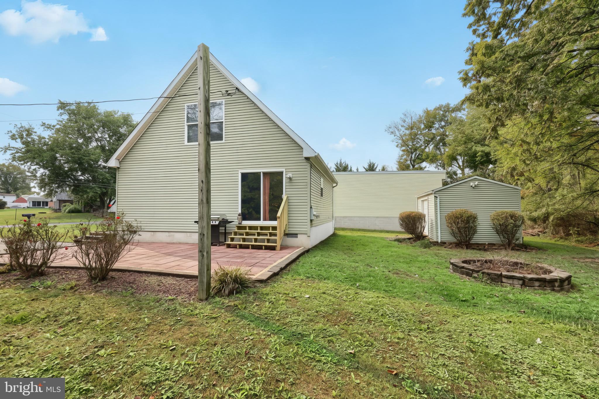 4105 Smith Road Dover, PA 17315 - Photo 7 of 28 Charming home with spacious backyard retreat.