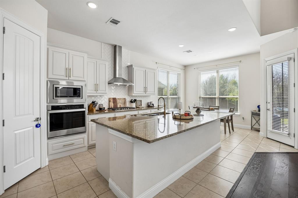 604 Shoreline Ridge Drive Little Elm, TX 75068 - Photo 6 of 39