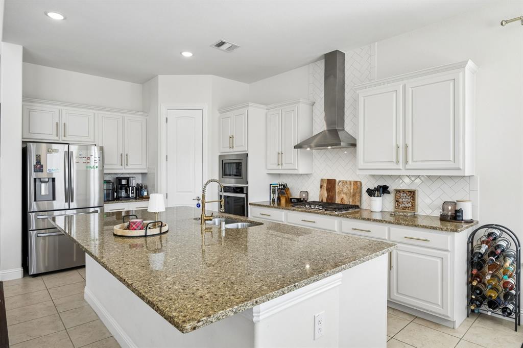 604 Shoreline Ridge Drive Little Elm, TX 75068 - Photo 10 of 39