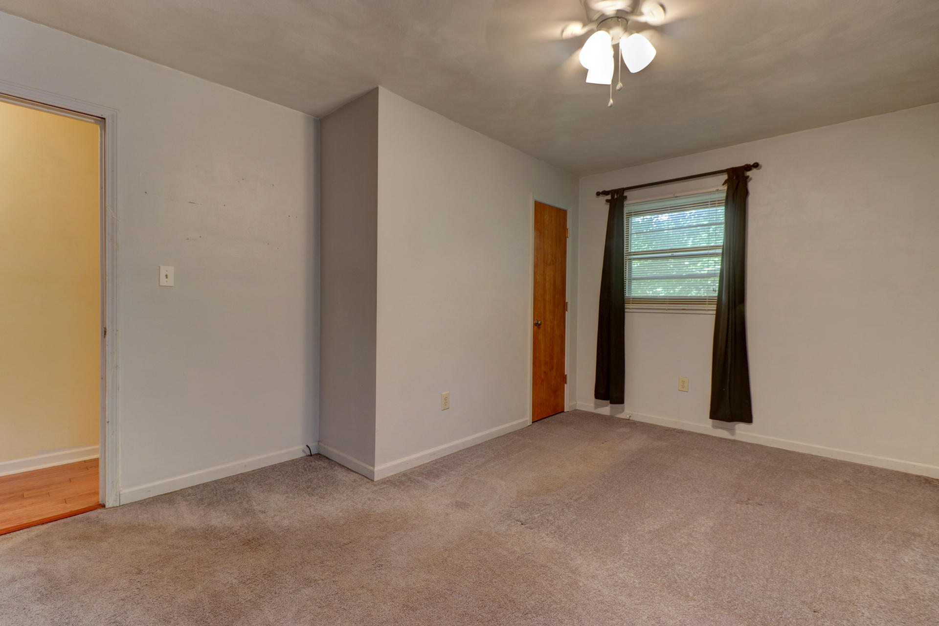 3925 Pitzer Road Roanoke, VA 24014 - Photo 13 of 19 IMG_8702_3_4_5_6