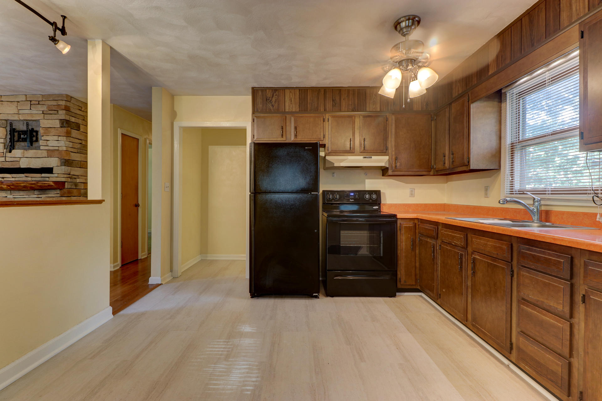 3925 Pitzer Road Roanoke, VA 24014 - Photo 7 of 19 IMG_8657_58_59_60_61