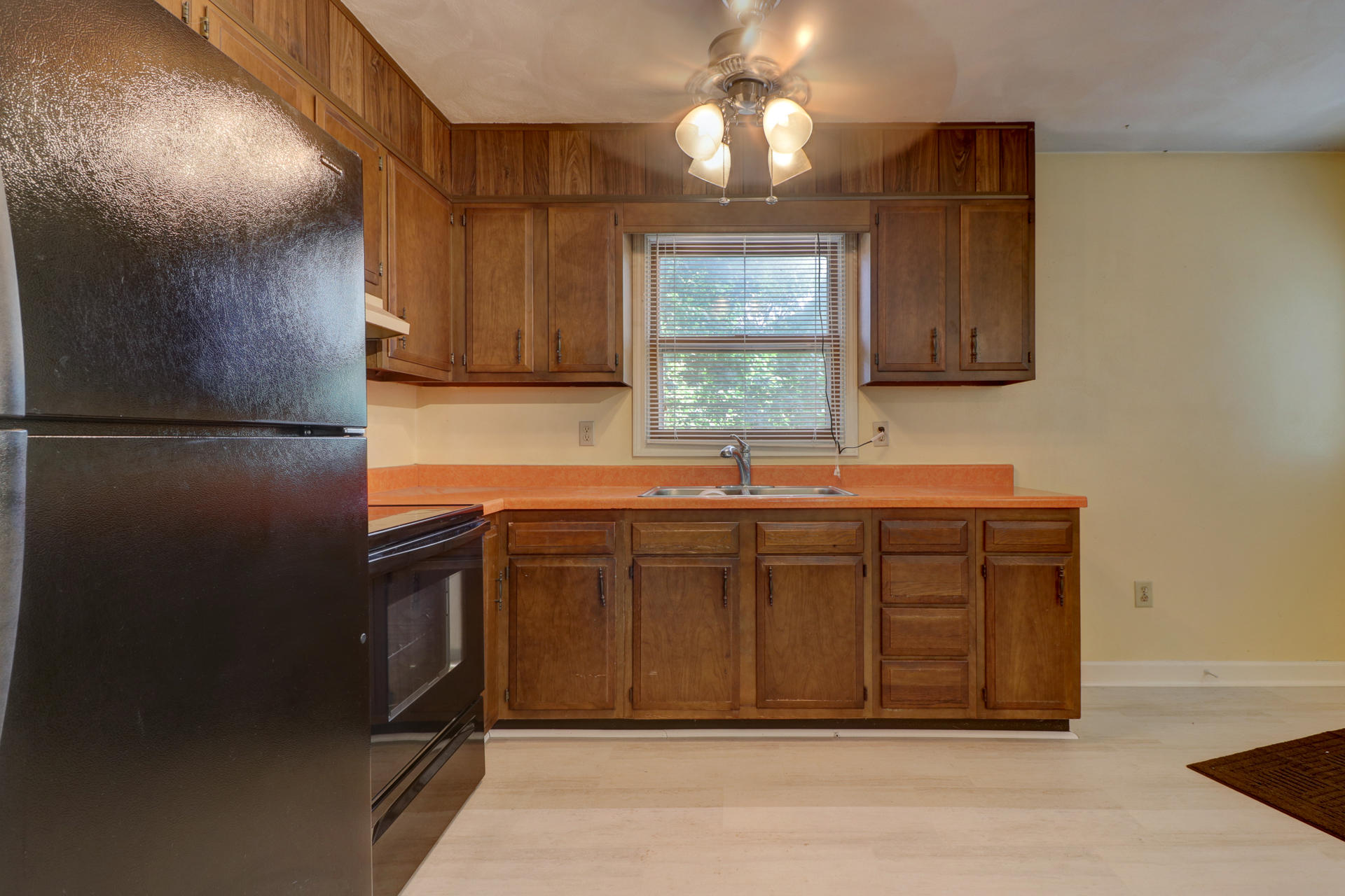 3925 Pitzer Road Roanoke, VA 24014 - Photo 8 of 19 IMG_8667_68_69_70_71