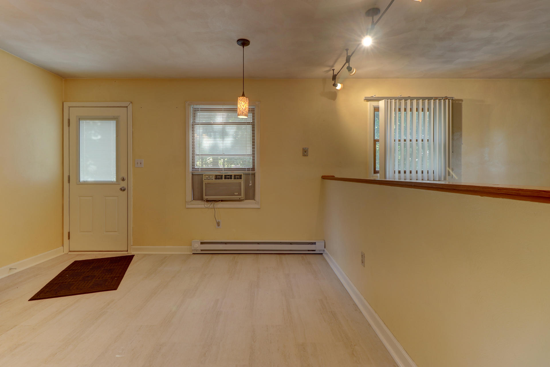 3925 Pitzer Road Roanoke, VA 24014 - Photo 10 of 19 IMG_8682_3_4_5_6