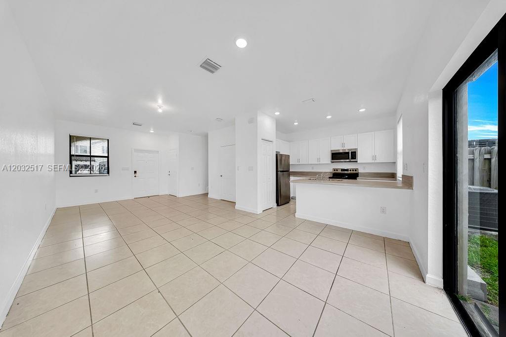 23130 Southwest 127th Court Miami, FL 33170 - Photo 8 of 19