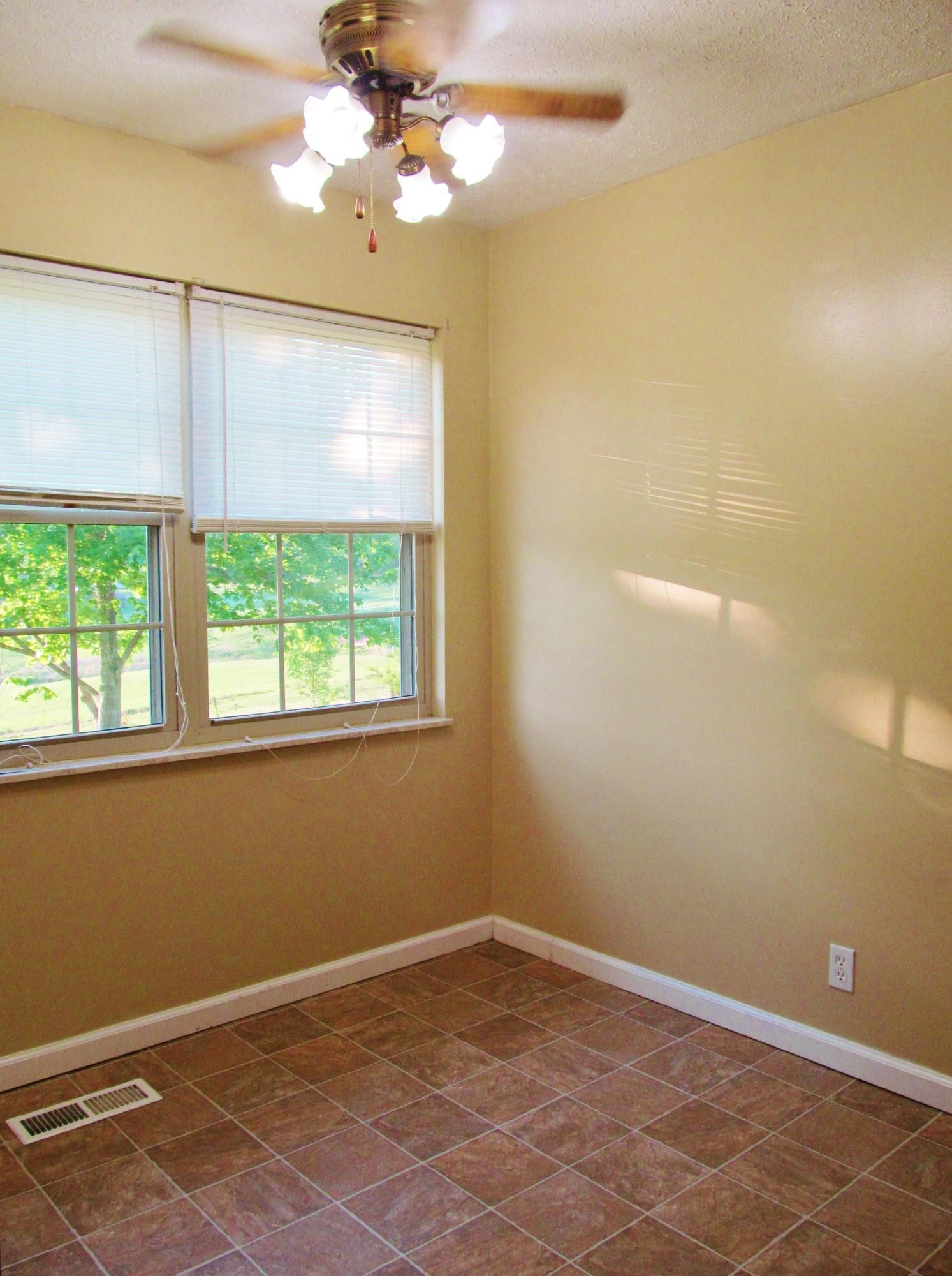 369 Charles Butler Road Oliver Springs, TN 37840 - Photo 13 of 26 Gallery Image 13