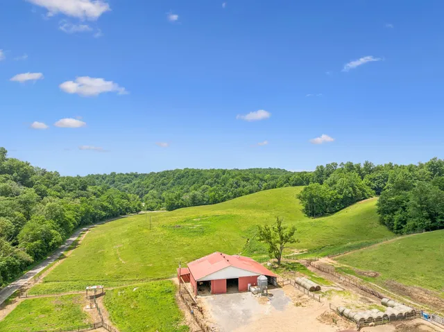 $3,250,000 | 8663 Dog Creek Road, Primm Springs, TN 38476