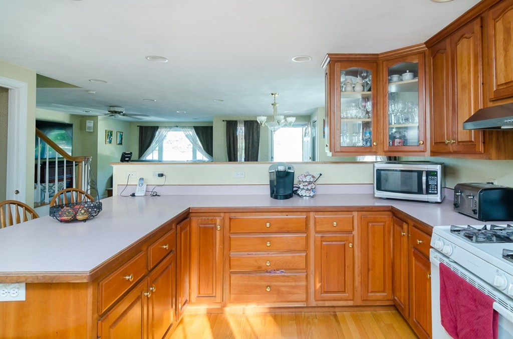 176 Edgehill Road Braintree, MA 02184 - Photo 4 of 30