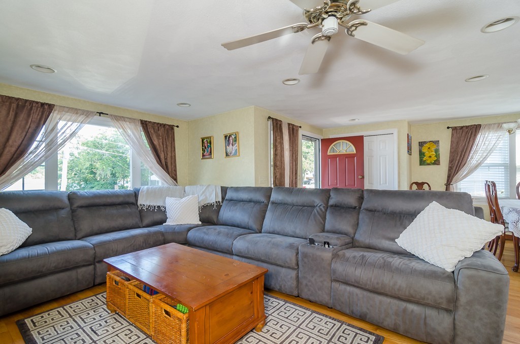 176 Edgehill Road Braintree, MA 02184 - Photo 5 of 30