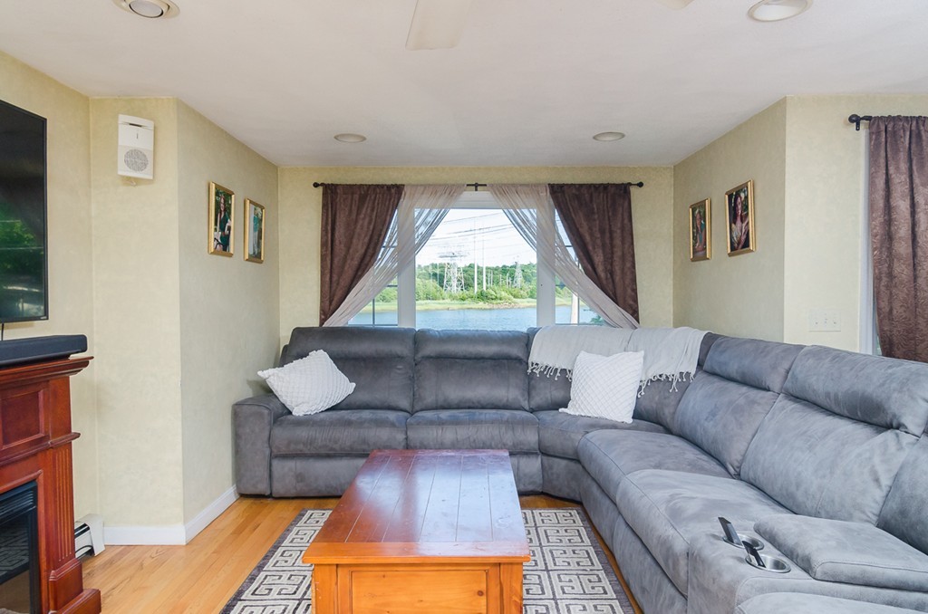 176 Edgehill Road Braintree, MA 02184 - Photo 8 of 30