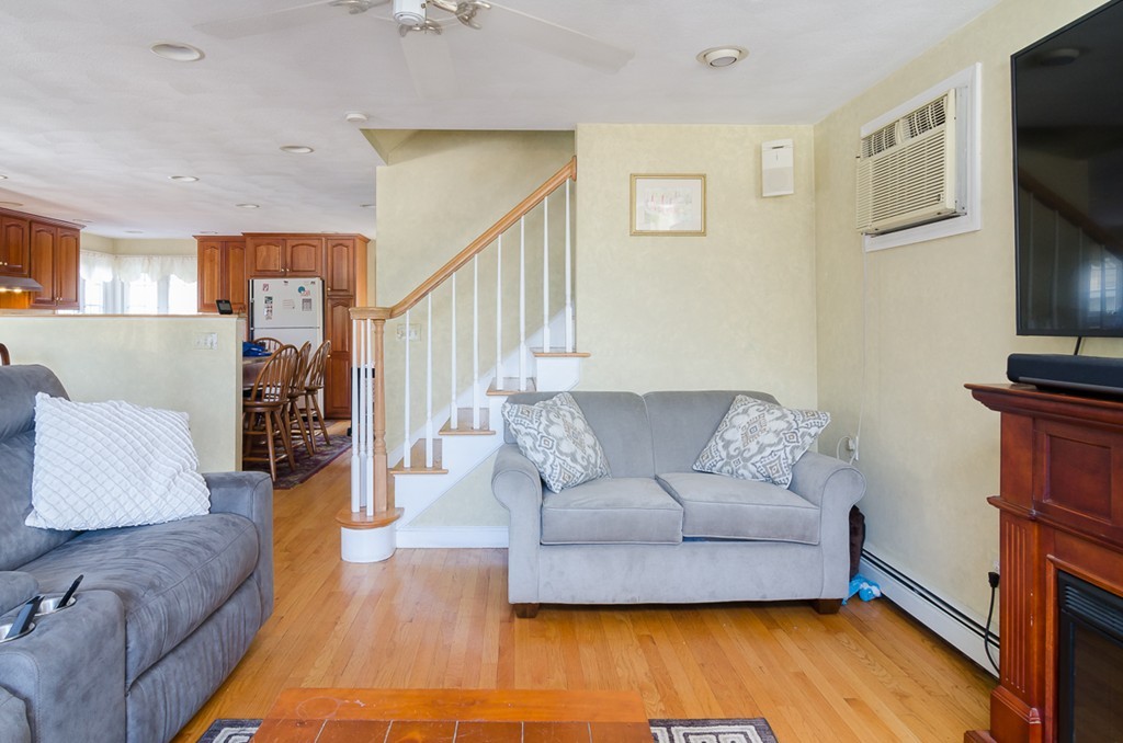 176 Edgehill Road Braintree, MA 02184 - Photo 9 of 30