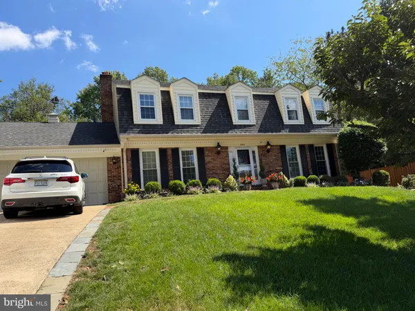 $1,900 | 5911 Benfield Drive, Alexandria, VA 22310