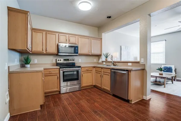 $294,400 | 4928 Stone Gate Trail, McKinney, TX 75070