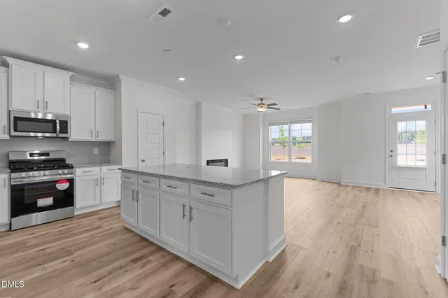 $399,900 | 933 Alma Railway Drive, Unit 553, Youngsville, NC 27596