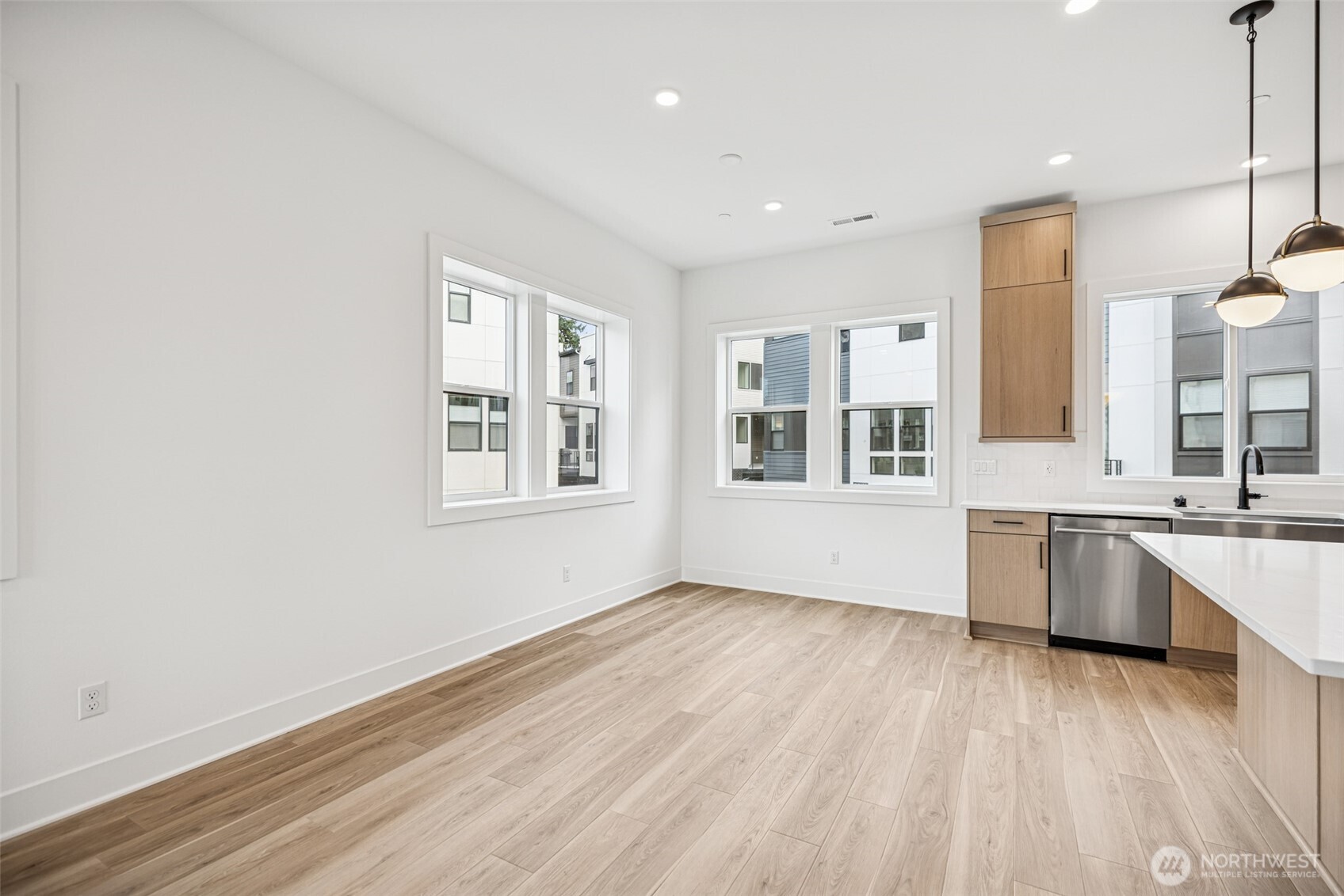 18805 99th Court Northeast, Unit E Bothell, WA 98011 - Photo 14 of 34