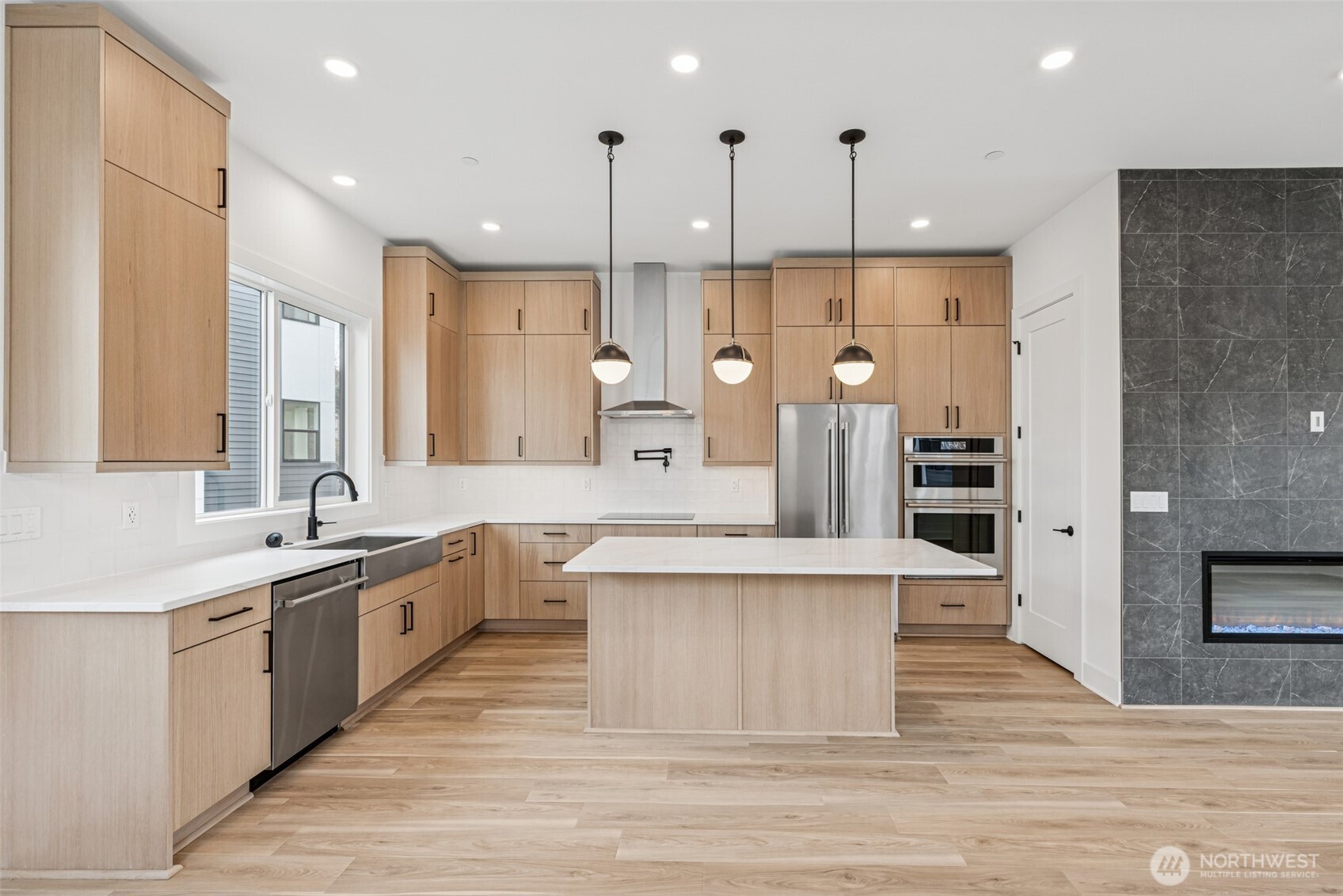 18805 99th Court Northeast, Unit E Bothell, WA 98011 - Photo 9 of 34