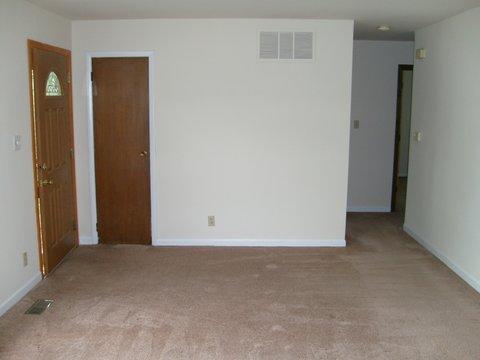 300 Audubon Road Streamwood, IL 60107 - Photo 4 of 14