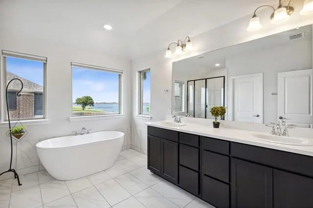 $715,000 | 18142 Lakefront Court, Forney, TX 75126