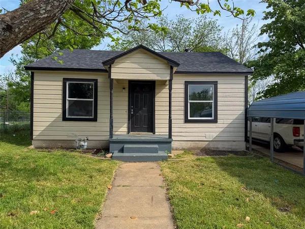 $1,200 | 627 East Woodard Street, Denison, TX 75021