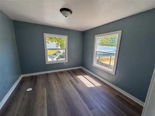 $1,200 | 627 East Woodard Street, Denison, TX 75021