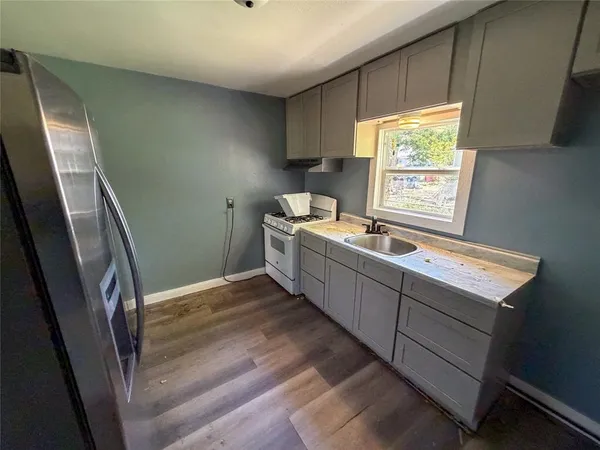 $1,200 | 627 East Woodard Street, Denison, TX 75021