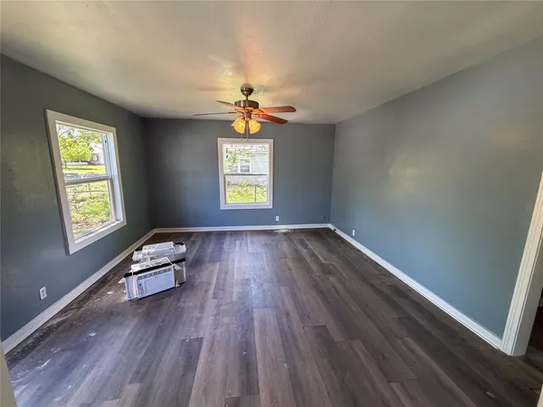 $1,200 | 627 East Woodard Street, Denison, TX 75021