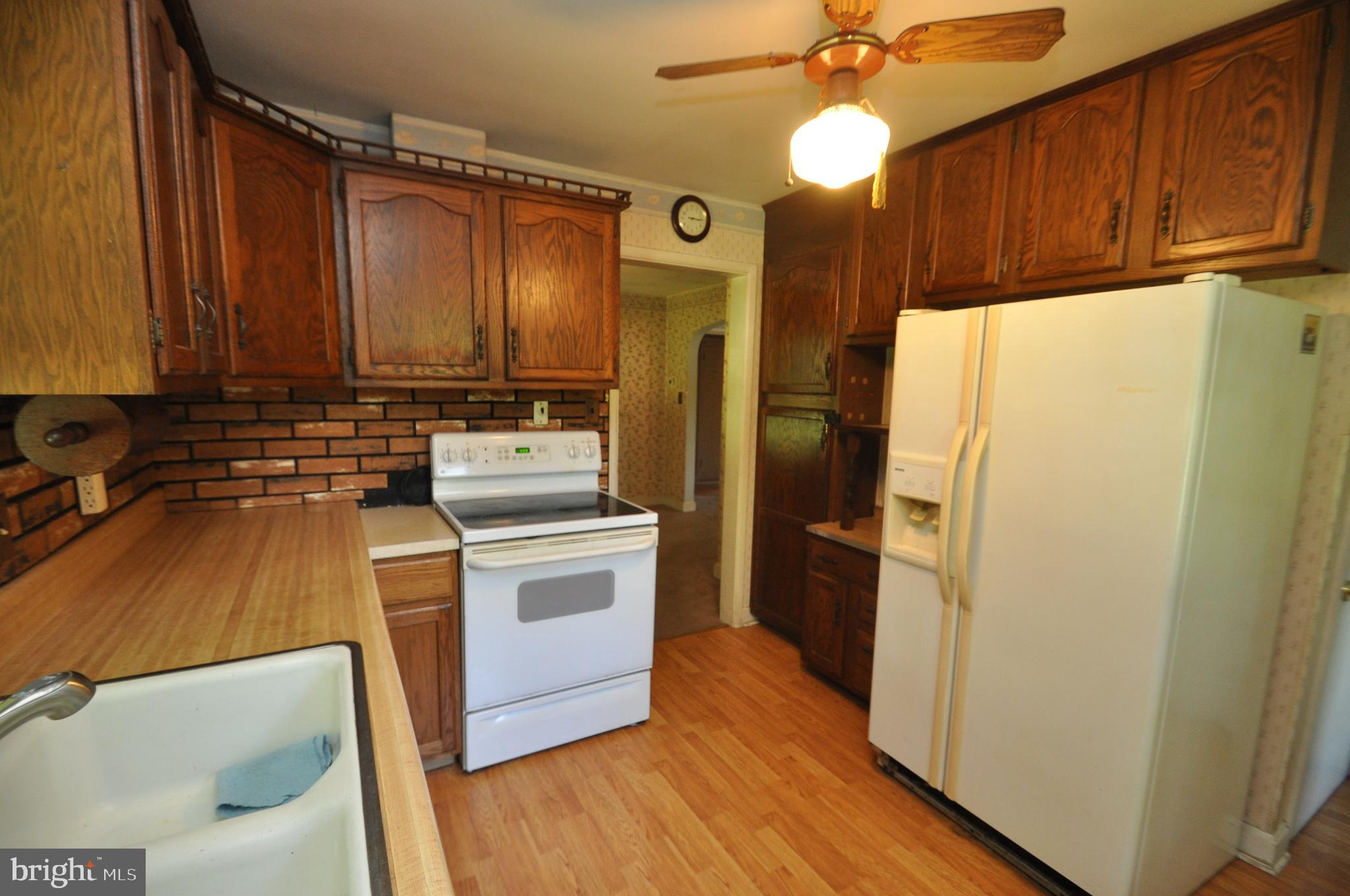 1431 Ridge Road Westminster, MD 21157 - Photo 4 of 23