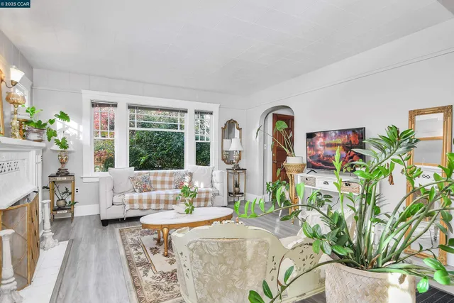 $599,000 | 2437 Alhambra Avenue, Martinez, CA 94553