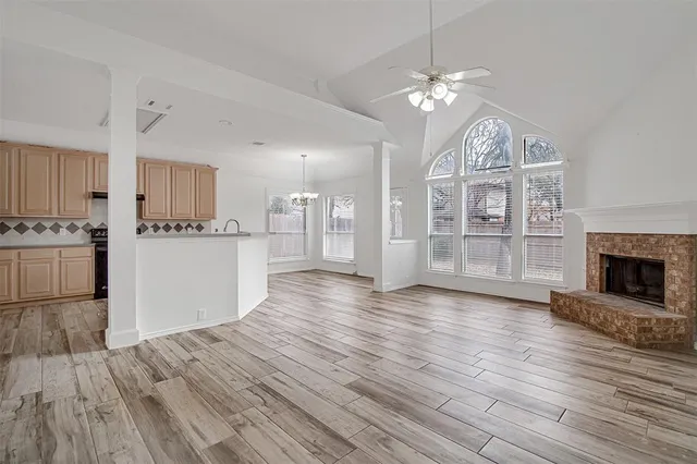 $325,000 | 2525 Greenhaven Drive, Burleson, TX 76028