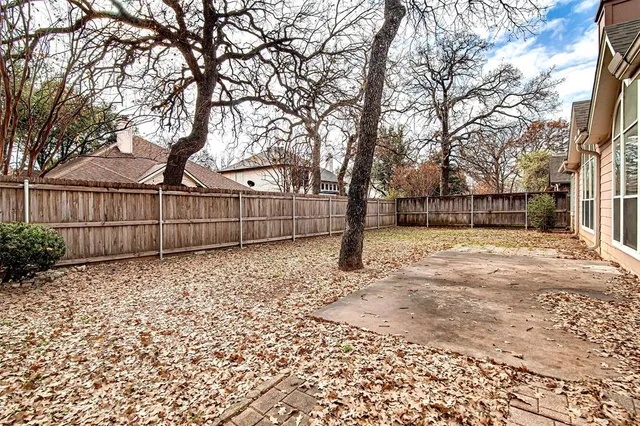 $325,000 | 2525 Greenhaven Drive, Burleson, TX 76028