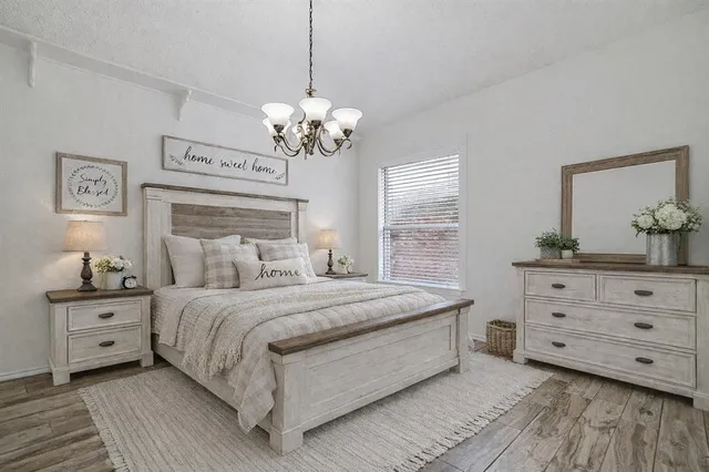 $325,000 | 2525 Greenhaven Drive, Burleson, TX 76028