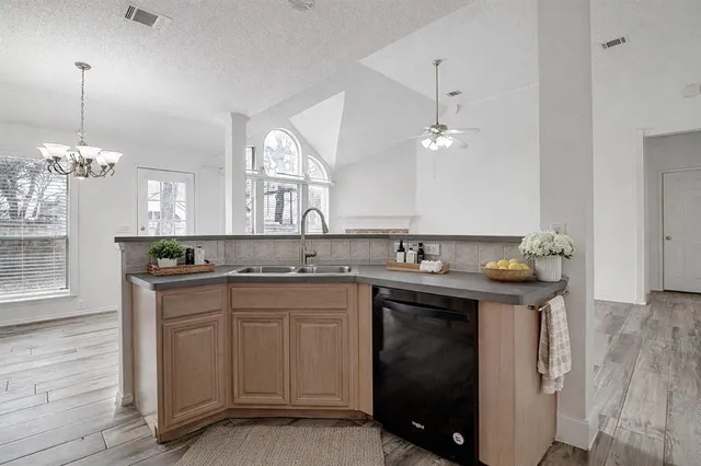 $325,000 | 2525 Greenhaven Drive, Burleson, TX 76028