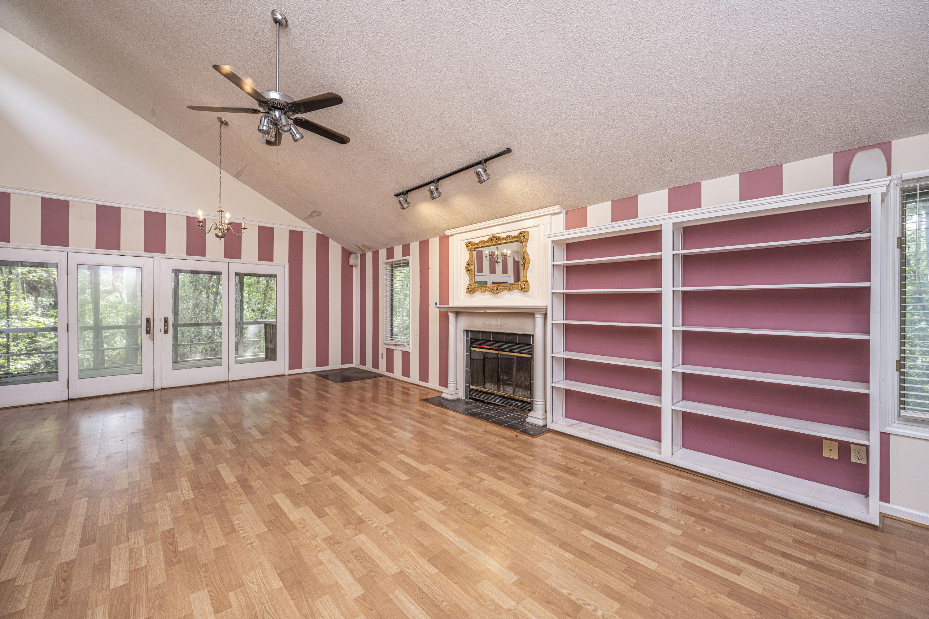 3605 Deer Creek Road Mount Pleasant, SC 29466 - Photo 7 of 37 DSC_8774