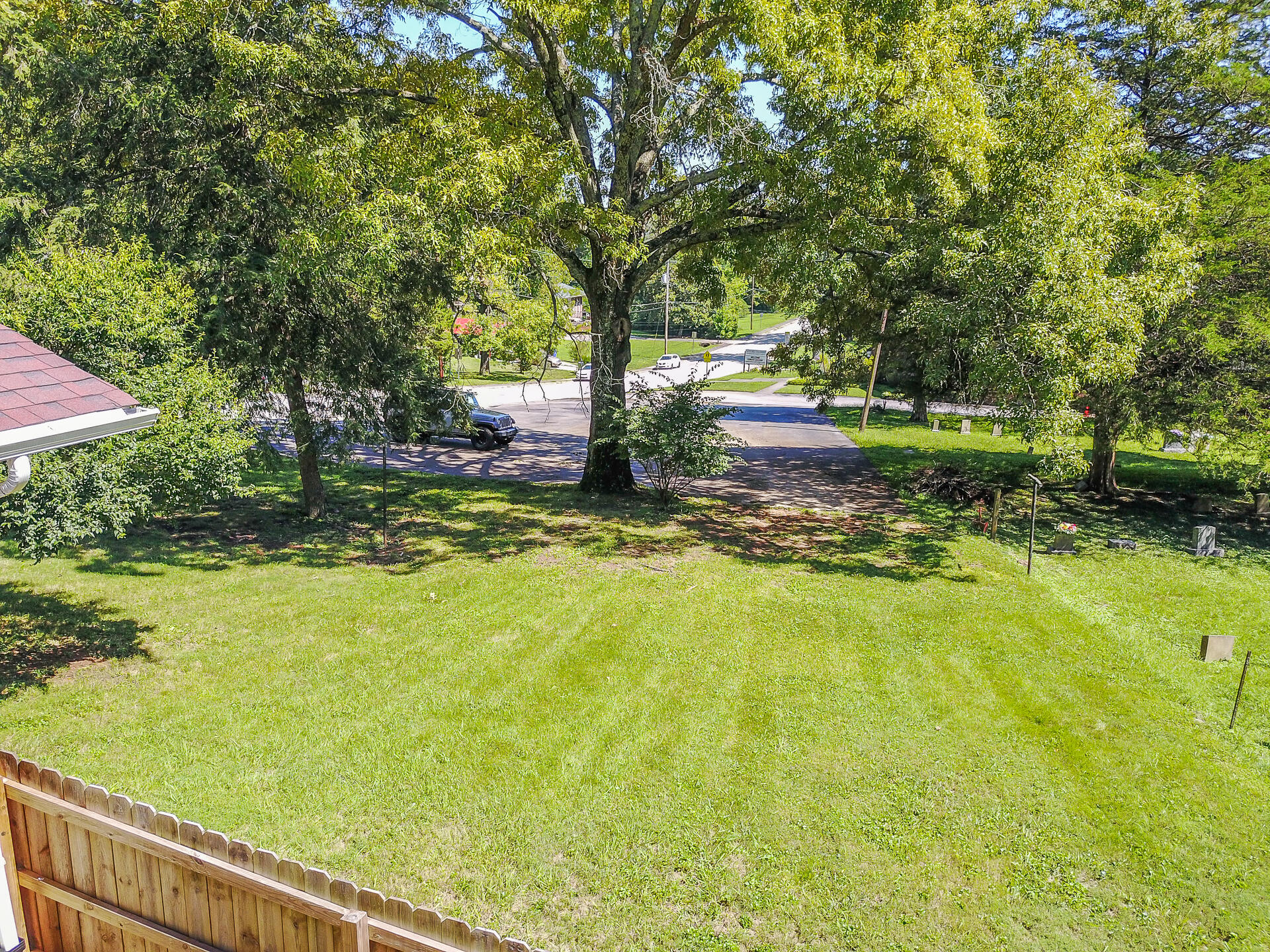 147 Iroquois Road Oak Ridge, TN 37830 - Photo 30 of 33 147 Iroquois Road, Oak Ridge, TN-36