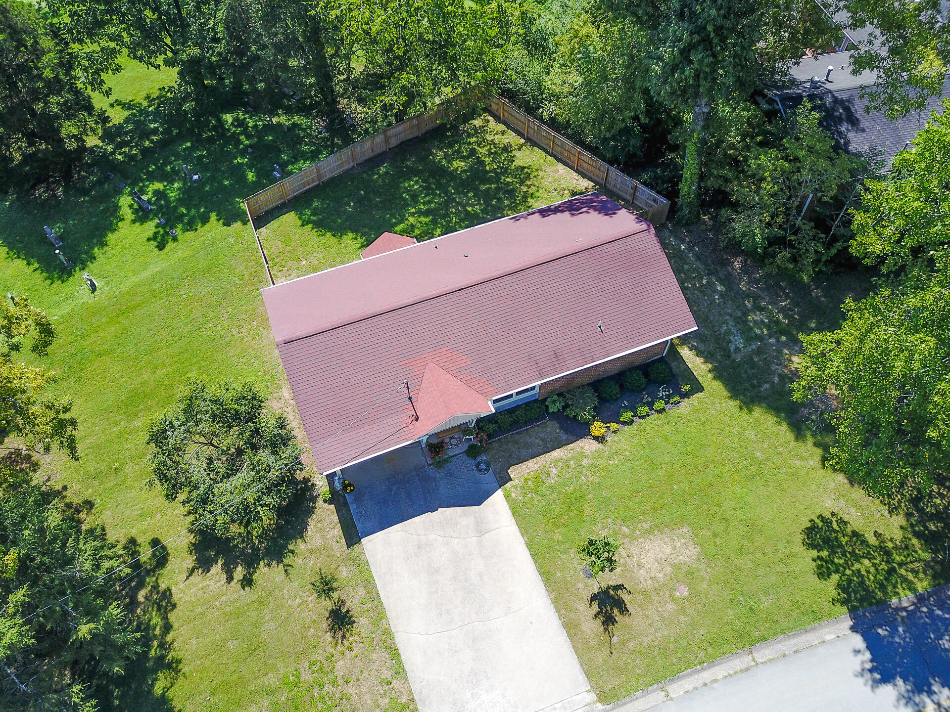 147 Iroquois Road Oak Ridge, TN 37830 - Photo 32 of 33 147 Iroquois Road, Oak Ridge, TN-32
