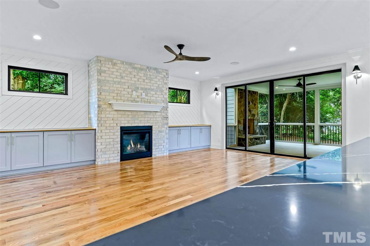 713 Mial Street Raleigh, NC 27608 - Photo 10 of 27 Wet Bar in dining room - Access to Mud Room