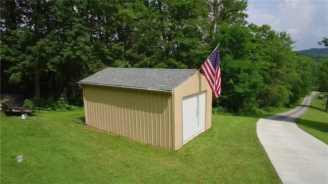 $799,999 | 293 Sandy Hill Road, Valencia, PA 16059