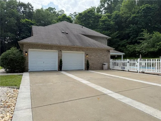 $799,999 | 293 Sandy Hill Road, Valencia, PA 16059